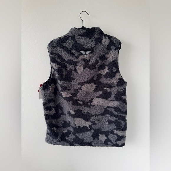 Champion Cozy High Pile Vest New With Tags - Picture 6 of 6